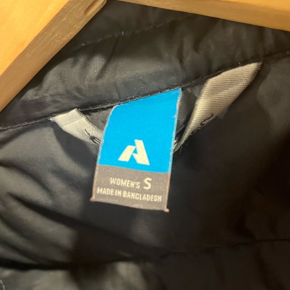 Eddie Bauer women’s small black puffer down coat/ jacket. Great condition - Picture 3 of 4